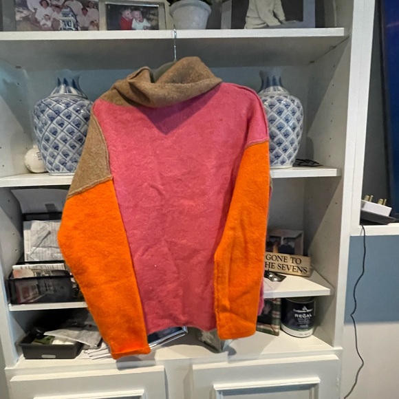 Multi Color Wool Collared Sweater - Picture 4 of 7